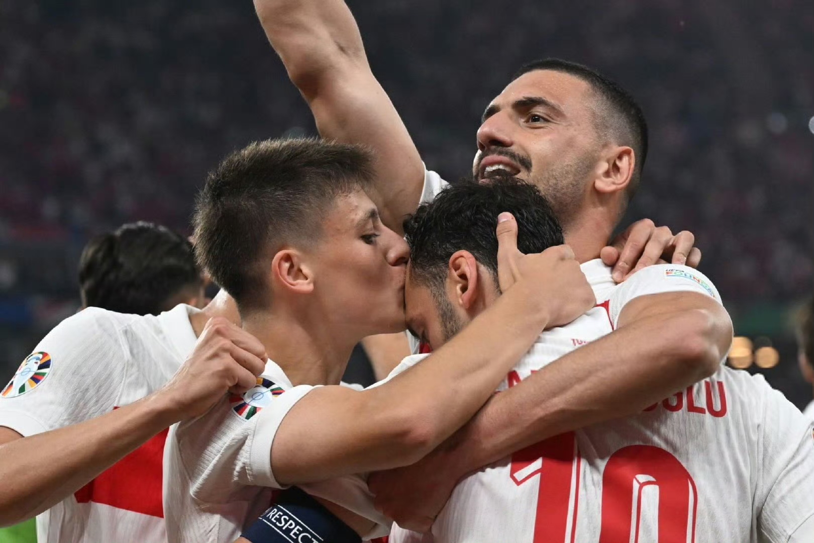 谁能称霸欧洲顶级赛事?角逐激烈进行(谁能称霸欧洲顶级赛事?角逐激烈进行比赛) 谁能称霸欧洲顶级赛事?角逐激烈进行(谁能称霸欧洲顶级赛事?角逐激烈进行比赛)