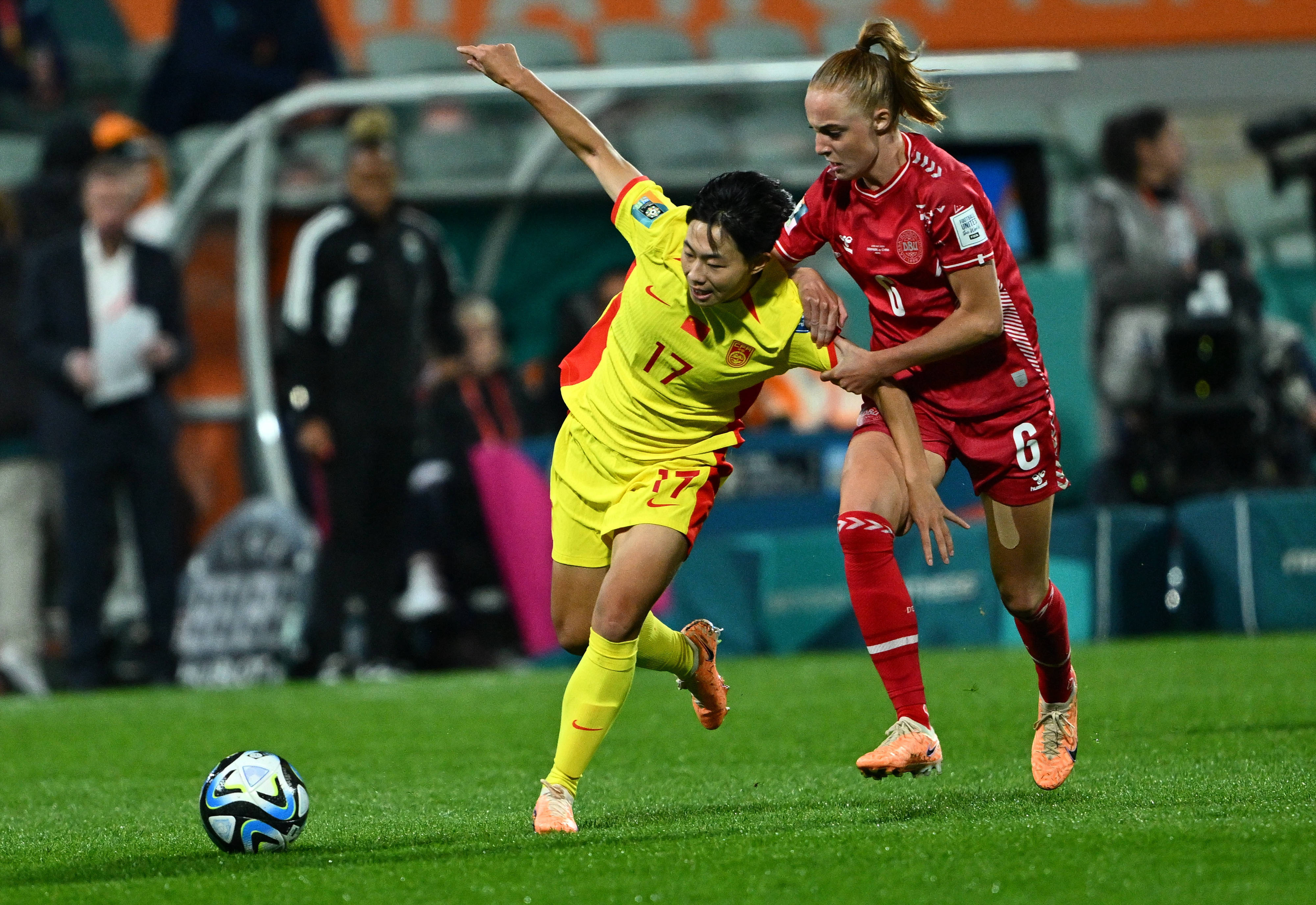 包含瑞士女足队员团结一致备战决赛的词条 包含瑞士女足队员团结一致备战决赛的词条