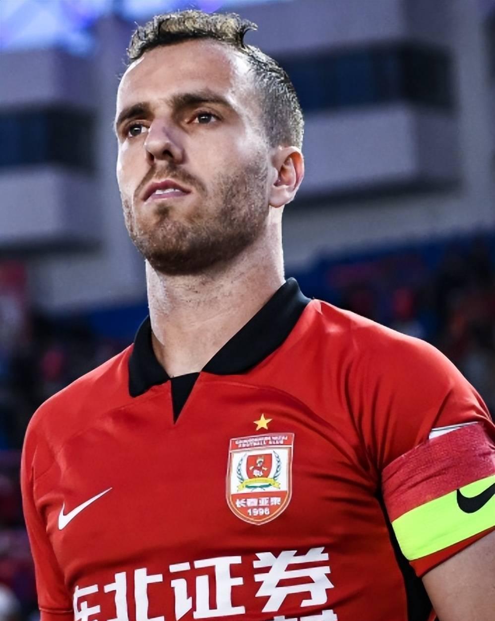 球员伤愈复出,为球队注入新活力 球员伤愈复出,为球队注入新活力