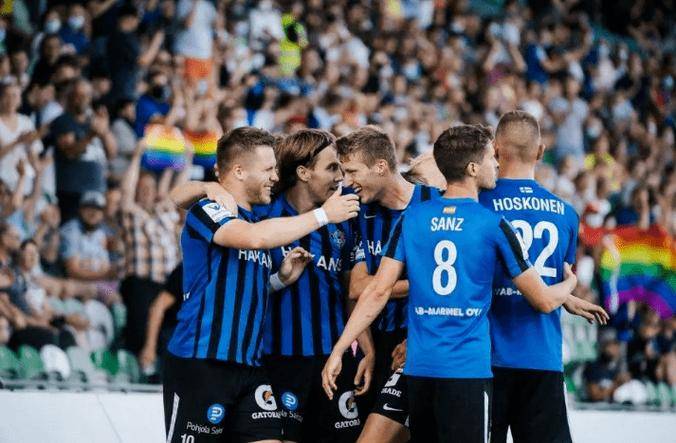 芬兰队在比赛中展现了坚韧的战斗精神 芬兰队在比赛中展现了坚韧的战斗精神