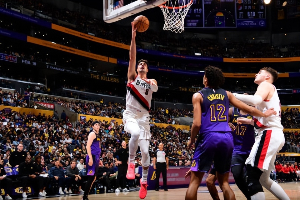 开拓者锋线爆发，横扫太阳取得三连胜的简单介绍