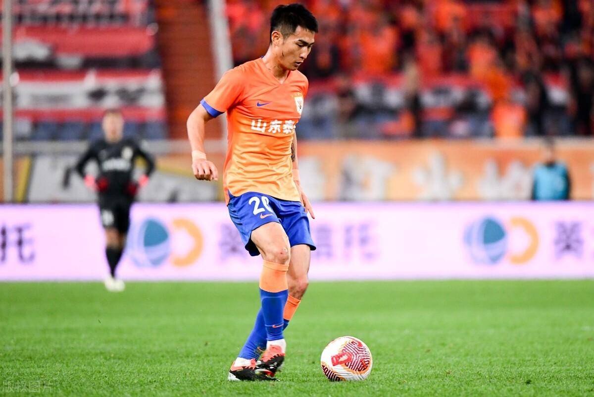 鲁能主场击败建业,继续领跑积分的简单介绍 鲁能主场击败建业,继续领跑积分的简单介绍