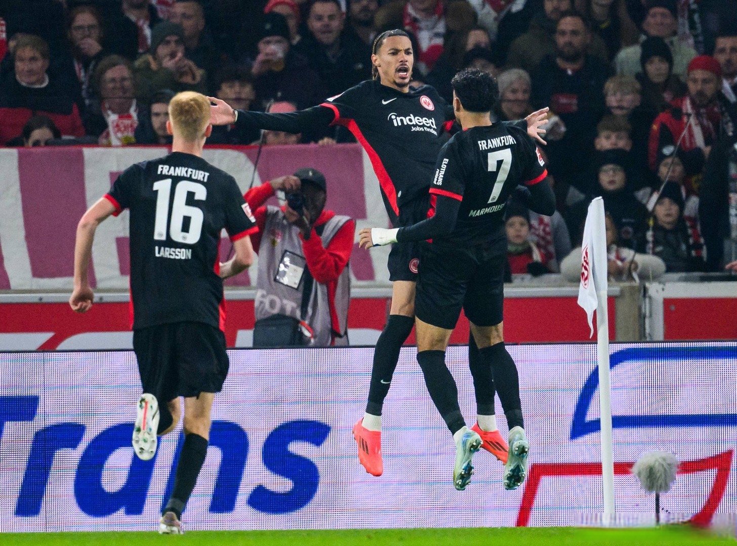 关于法兰克福队员受轻伤,德甲季后赛前景堪忧的信息 关于法兰克福队员受轻伤,德甲季后赛前景堪忧的信息