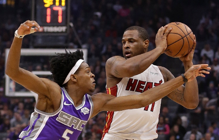 鹈鹕逆转太阳取得胜利 鹈鹕逆转太阳取得胜利