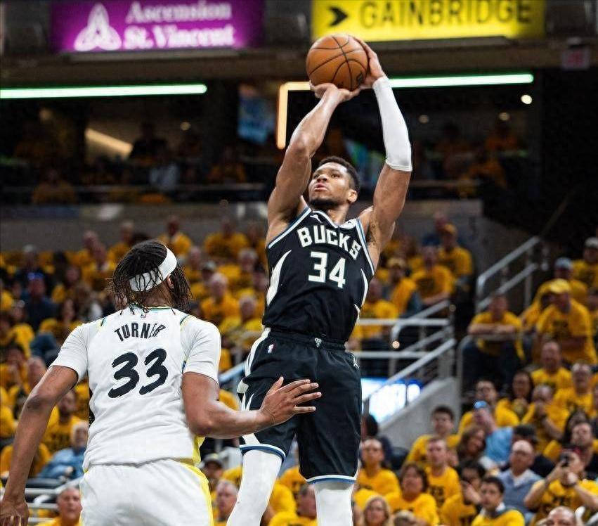 雄鹿碾压老鹰,字母哥33+15 雄鹿碾压老鹰,字母哥33+15