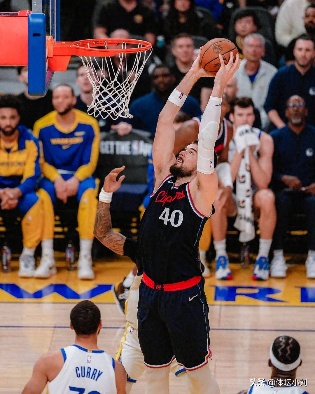 快船逆转太阳,莱昂纳德关键三分的简单介绍 快船逆转太阳,莱昂纳德关键三分的简单介绍