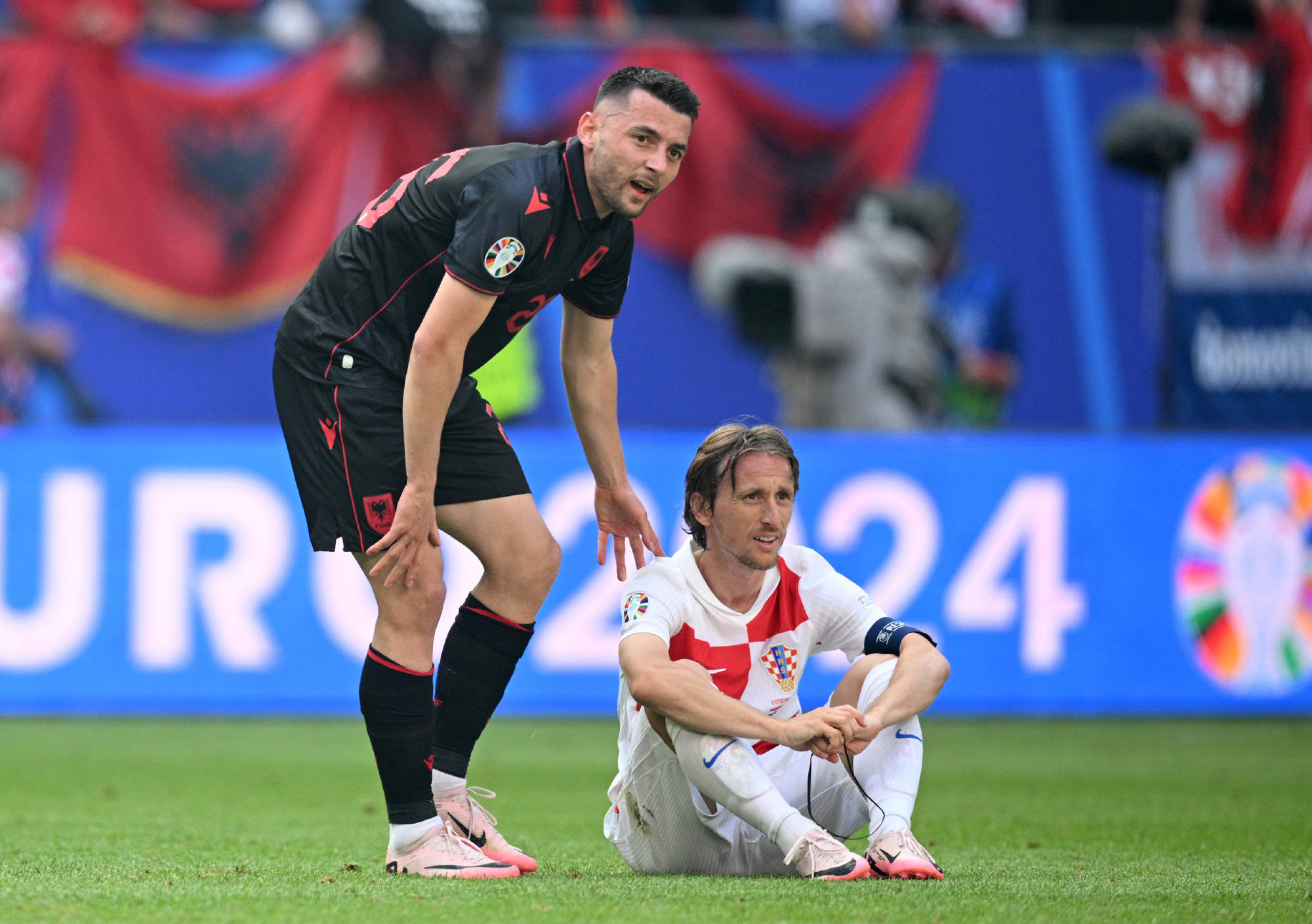 葡萄牙大胜贝宁，闪耀欧洲杯资格赛