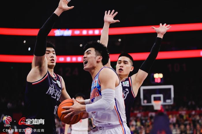 爱游戏官网网页版入口-新疆女篮战绩持续低迷，CBA俱乐部需引援注资